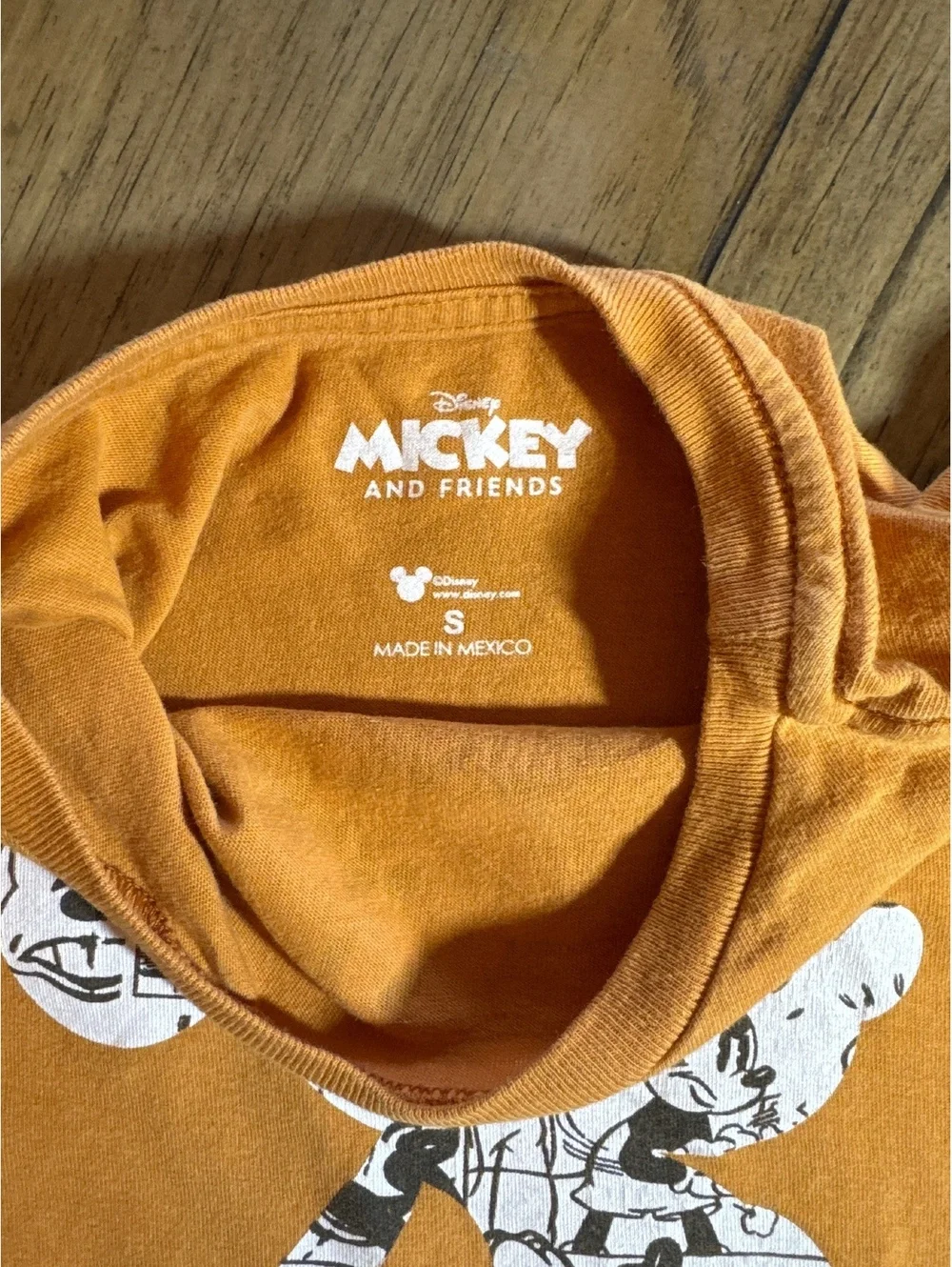 Disney Mickey & Friends Boys Orange Graphic T-Shirt Size Small (Fits Approx. 8T)
